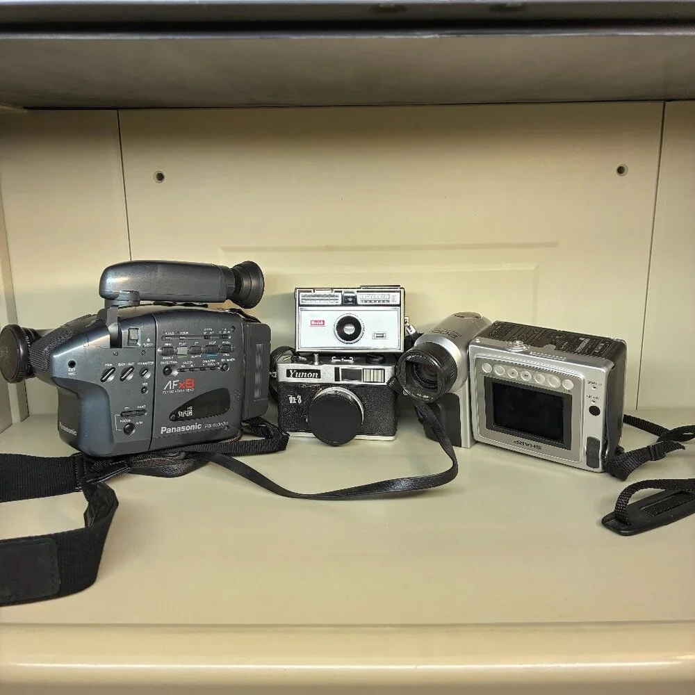 Camera Lot Bundle Sharp VL-H860U Camcorder Panasonic AF X8 YUNON DX-3 Instamatic